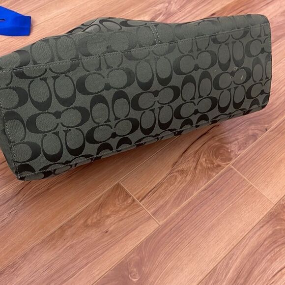 Authentic Hunter Green Coach Purse LIKE NEW - Picture 4 of 6